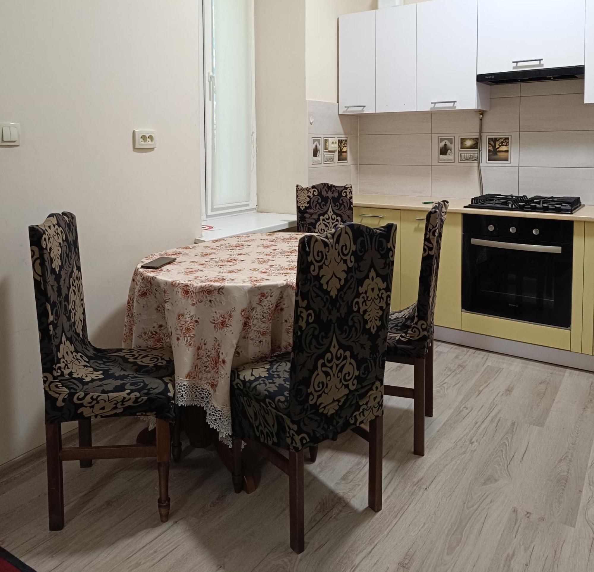 2-х кімнатна в центрі міста, поруч з кобилянською вулицею Apartment Chernivtsi